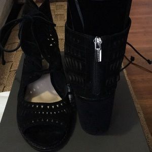 VInce Camino black open toe shoes size 10M